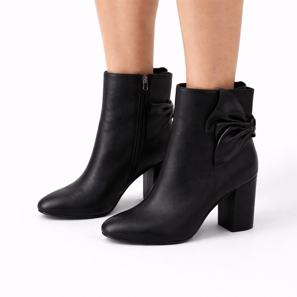 Size 8.5 Joyce Azria Women’s Black Bow‎ Detail Block Heel Ankle Boots